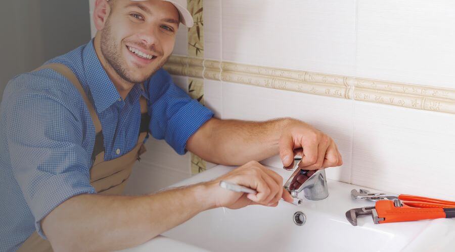Professional clogged drains services in Cedarbluff, MS